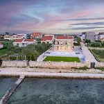 Adria Maria 2 بريفلاكا