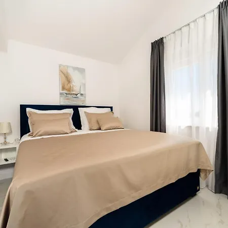 Villa Adria Maria 2 *