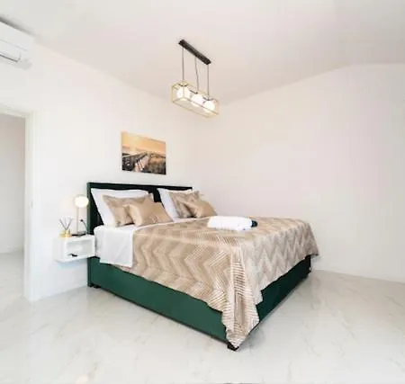 Villa Adria Maria 2 *