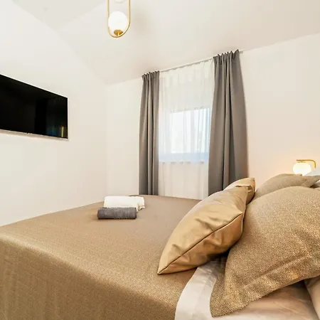 Adria Maria 2 Villa